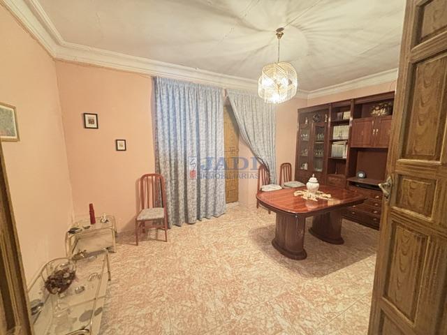 Venta de casa en Valdepeñas