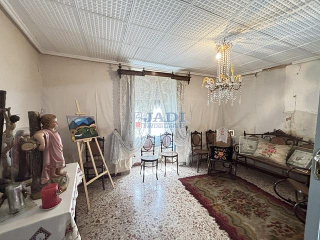 Venta de casa en Valdepeñas