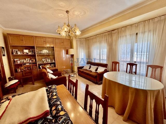 Venta de casa en Valdepeñas