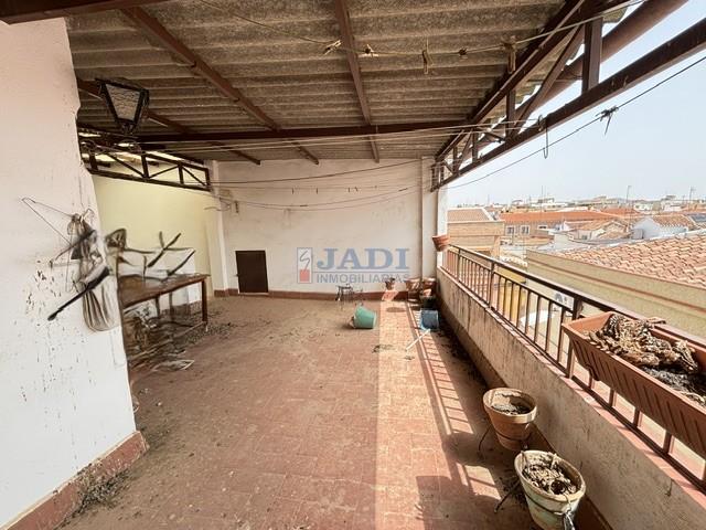 Venta de casa en Valdepeñas