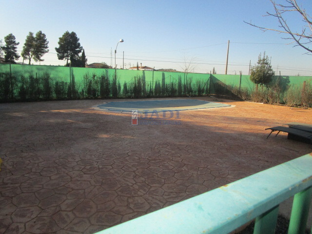 Venta de casa en Valdepeñas