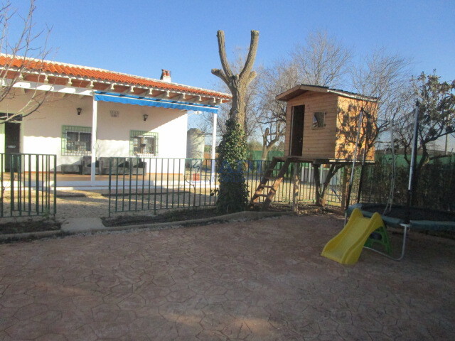 Venta de casa en Valdepeñas