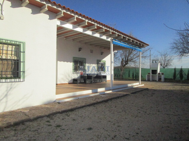 Venta de casa en Valdepeñas