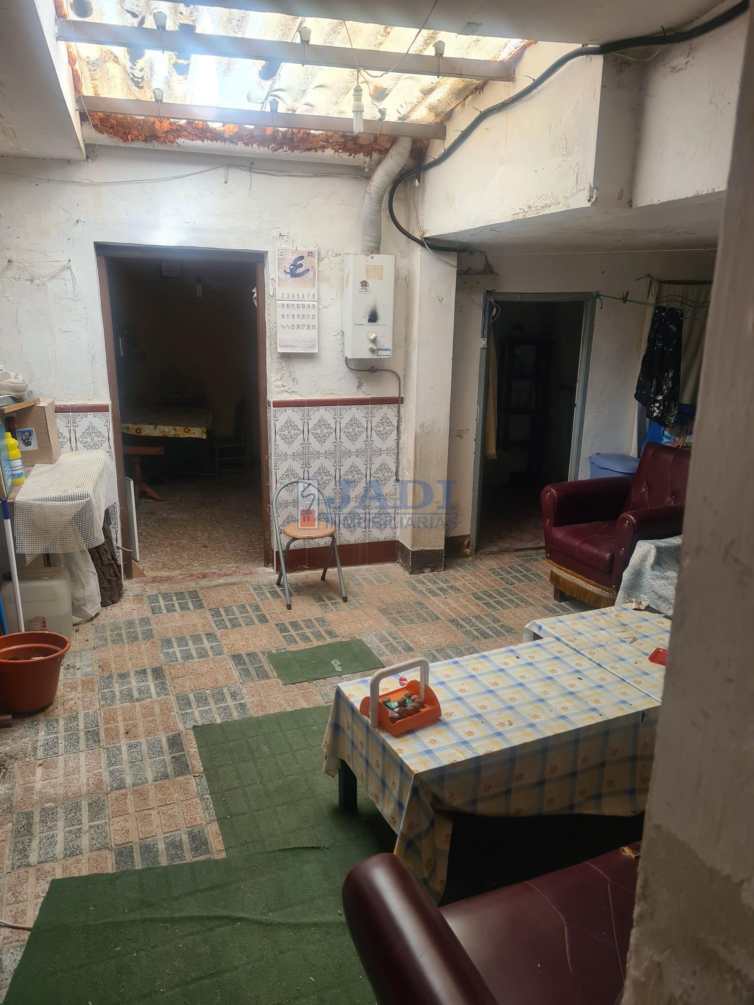 Venta de casa en Almuradiel