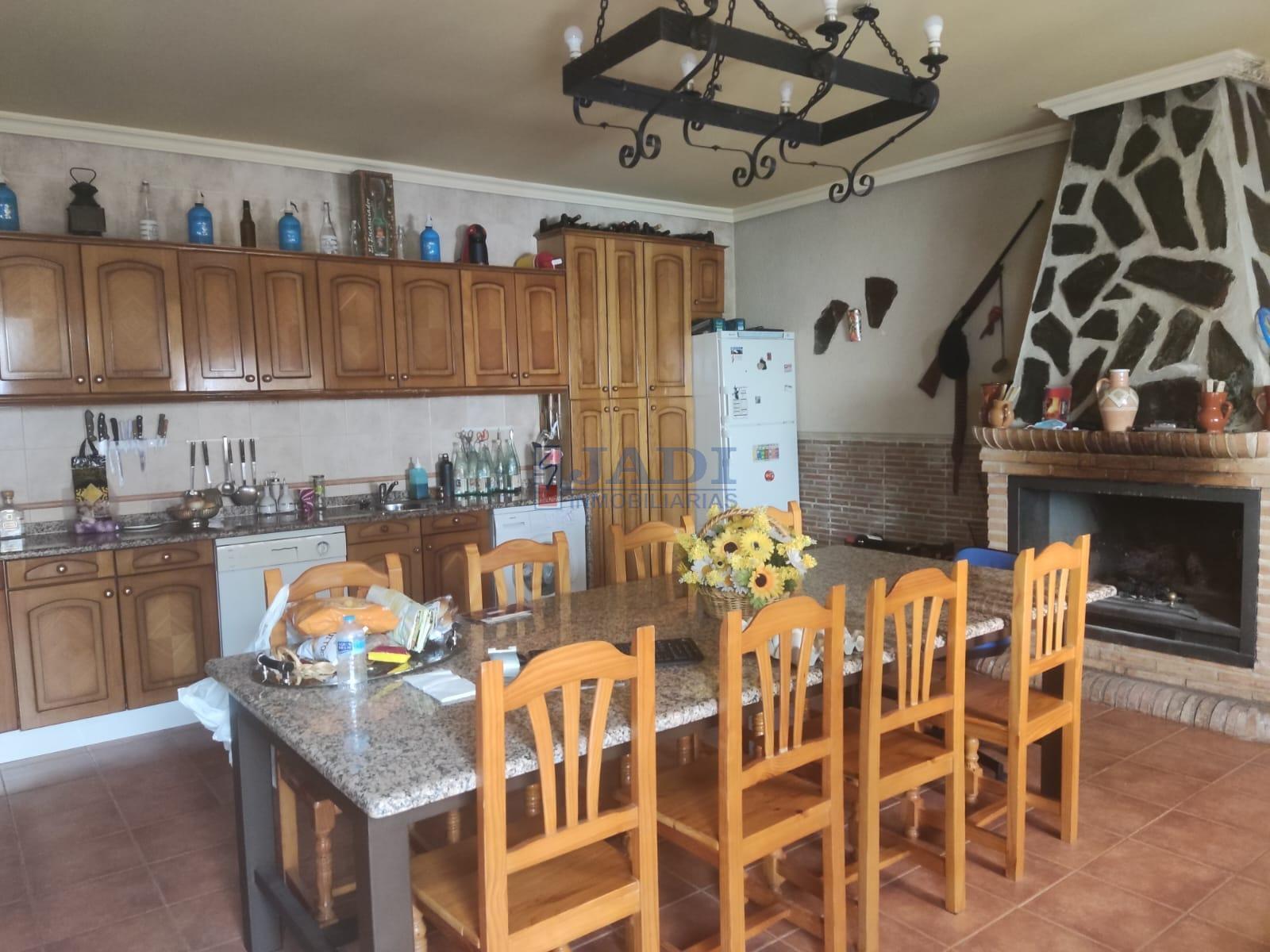 Venta de casa en Valdepeñas