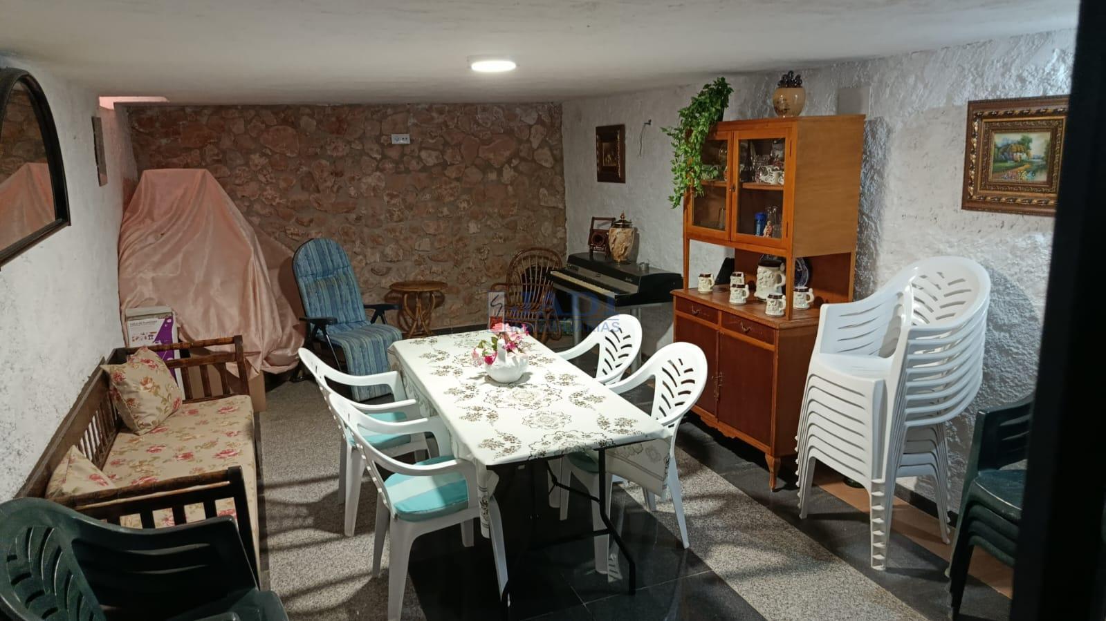 Venta de casa en Valdepeñas
