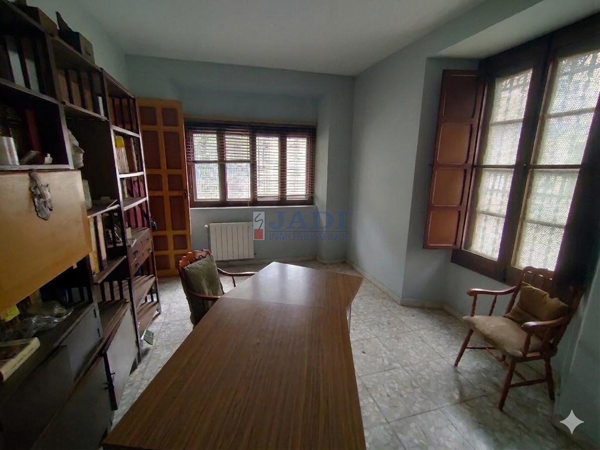 Venta de casa en Valdepeñas