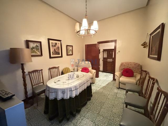 Venta de casa en Valdepeñas