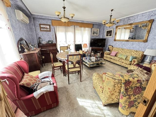 Venta de casa en Valdepeñas