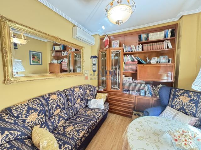 Venta de casa en Valdepeñas