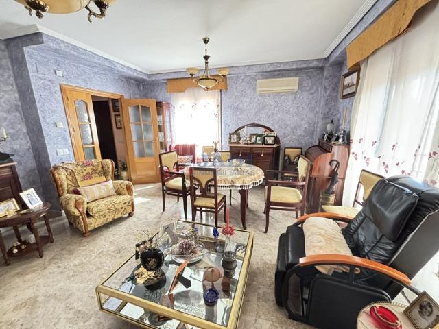 Venta de casa en Valdepeñas