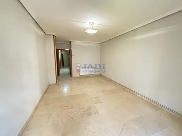 Venta de piso en Valdepeñas