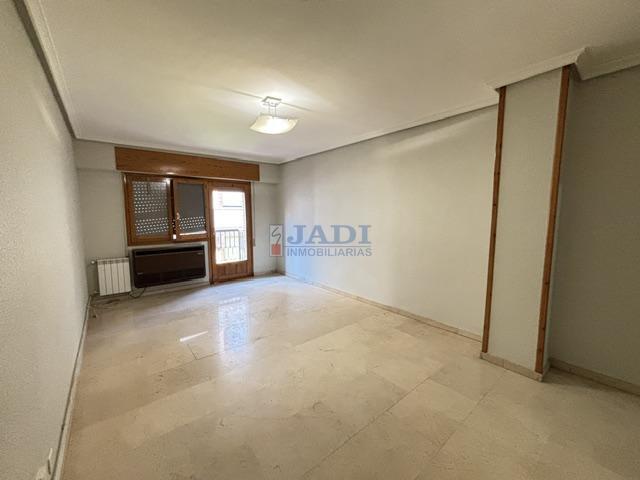 Venta de piso en Valdepeñas