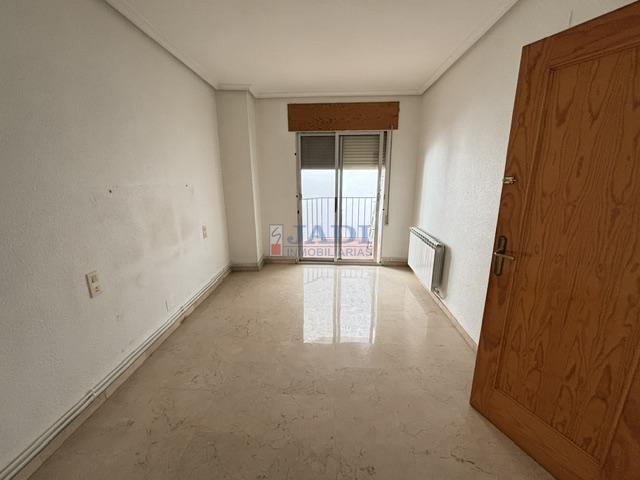 Venta de piso en Valdepeñas