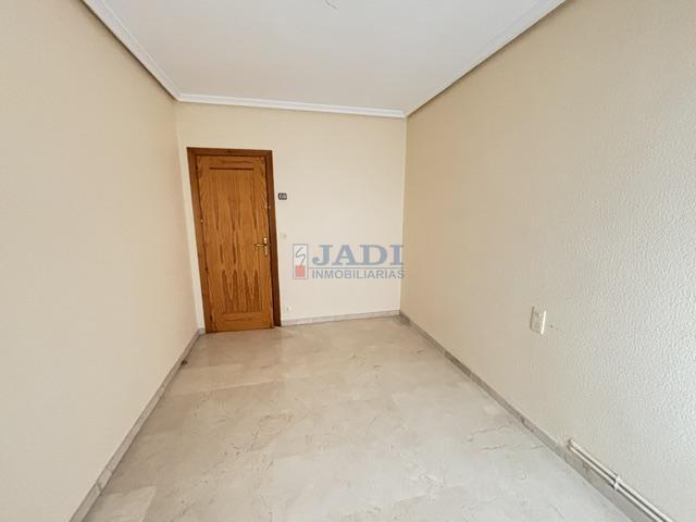 Venta de piso en Valdepeñas