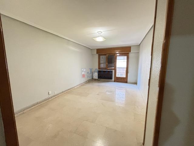 Venta de piso en Valdepeñas