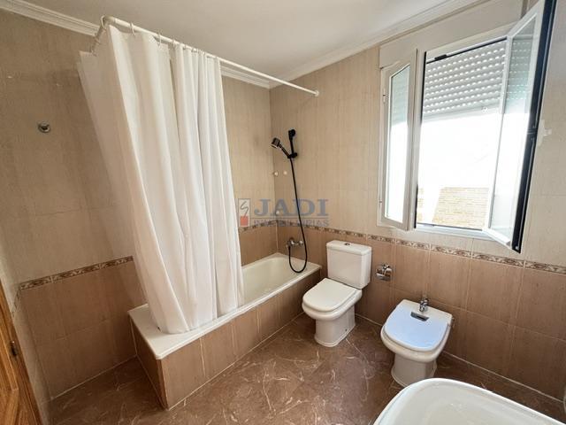 Venta de casa en Valdepeñas