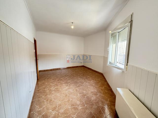 Venta de casa en Valdepeñas