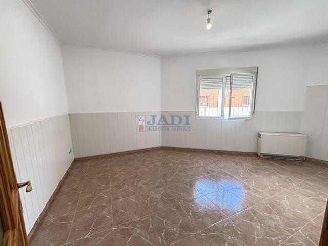 Venta de casa en Valdepeñas