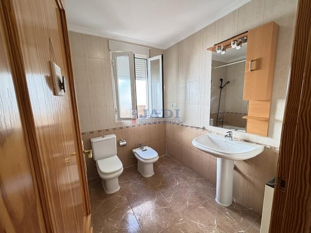 Venta de casa en Valdepeñas