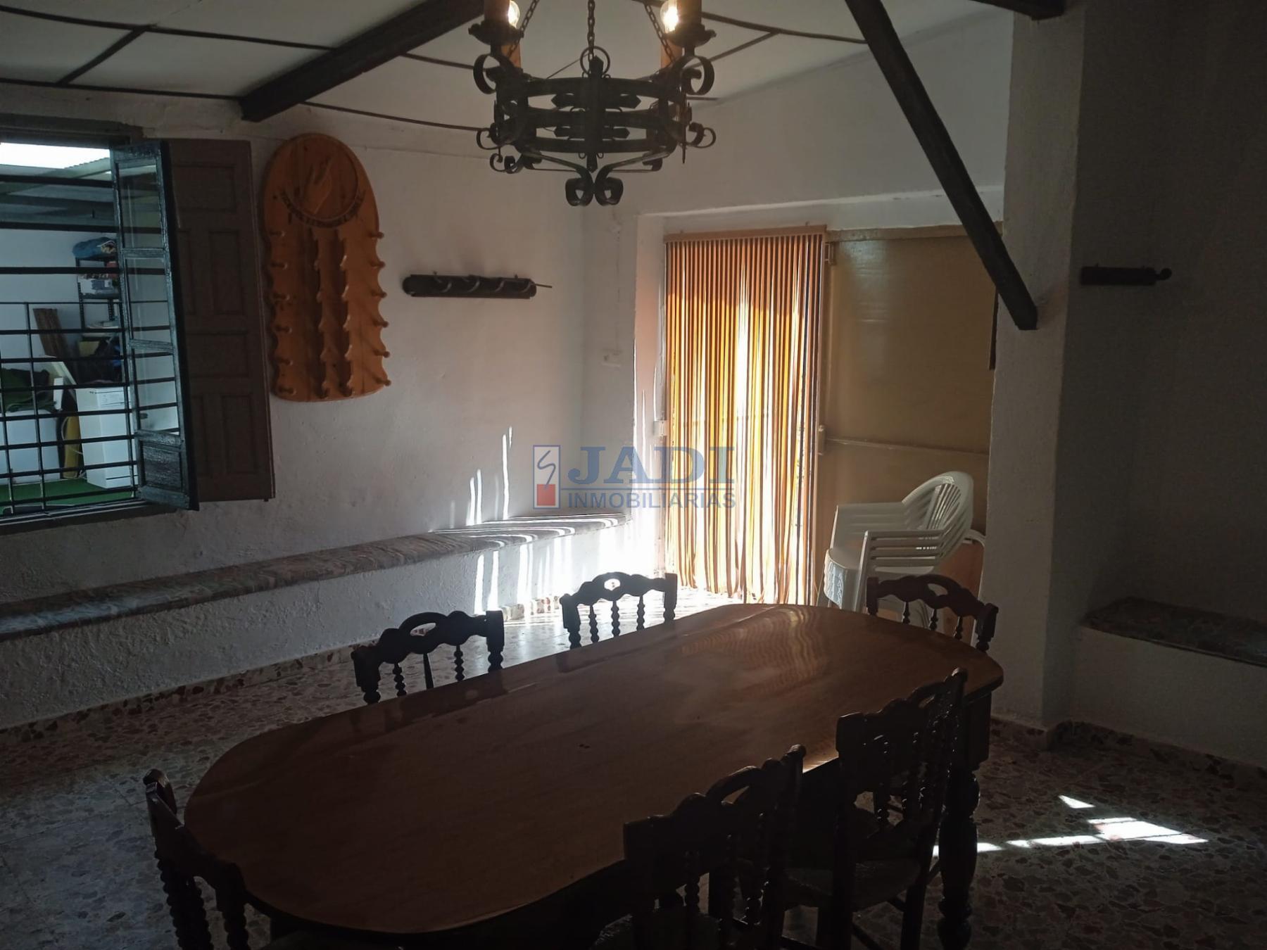 Venta de casa en Valdepeñas