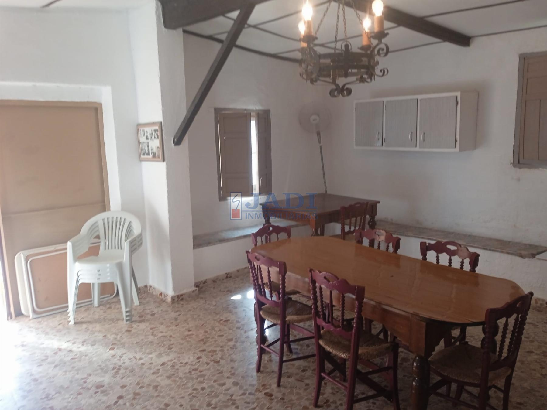 Venta de casa en Valdepeñas