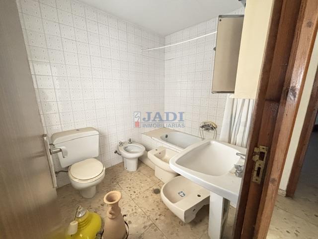 Venta de piso en Valdepeñas