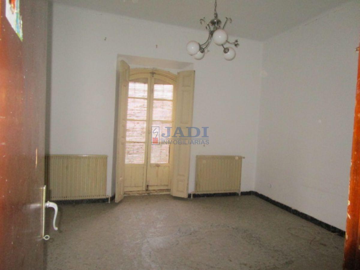 Venta de casa en Valdepeñas