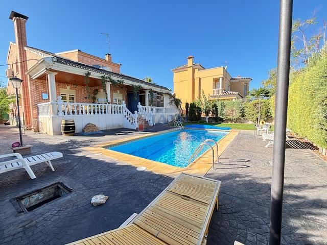 Venta de chalet en Valdepeñas