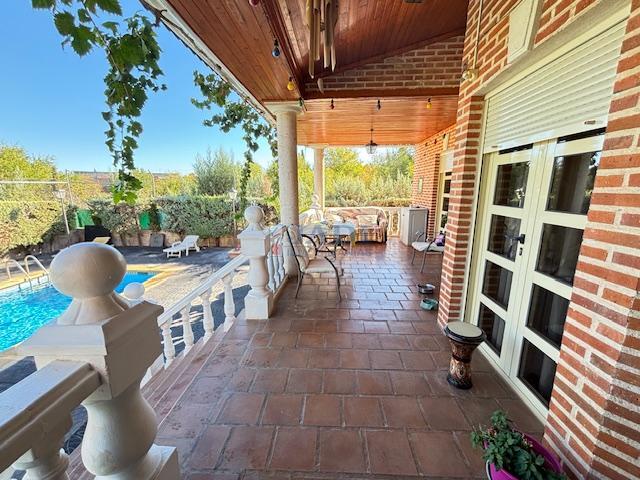 Venta de chalet en Valdepeñas