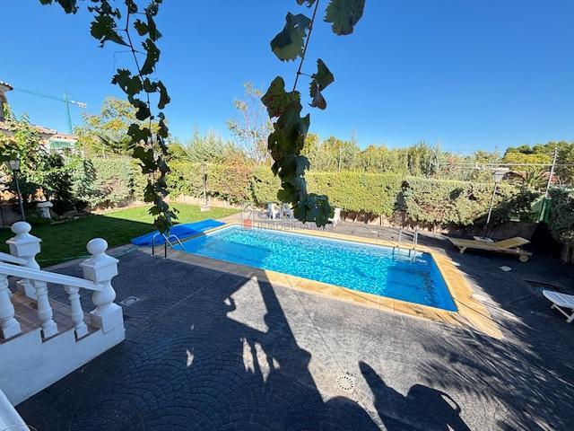 Venta de chalet en Valdepeñas