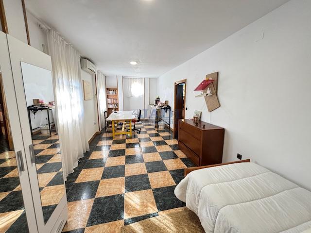 Venta de chalet en Valdepeñas