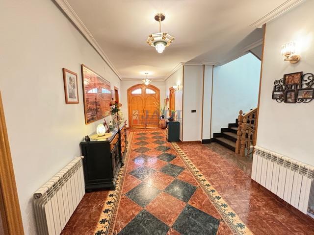 Venta de chalet en Valdepeñas