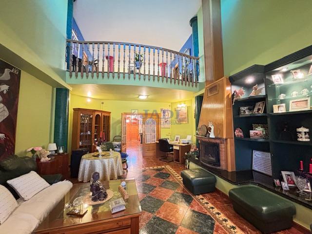Venta de chalet en Valdepeñas