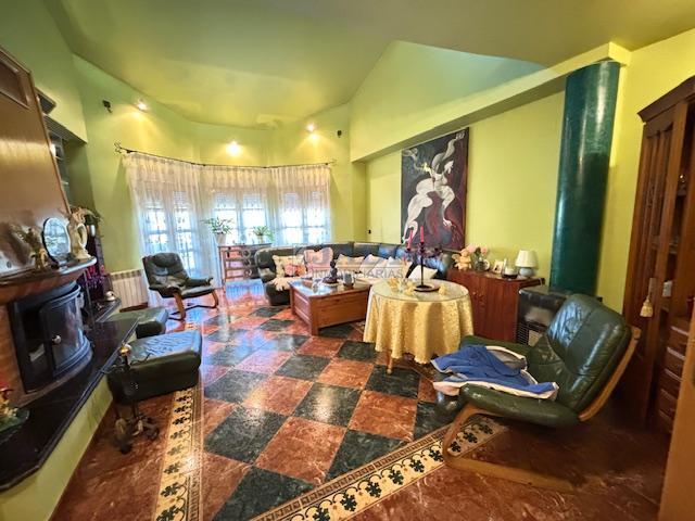Venta de chalet en Valdepeñas