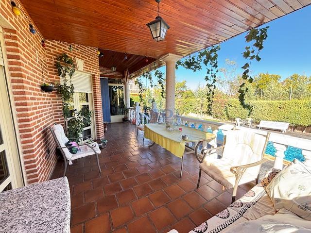 Venta de chalet en Valdepeñas