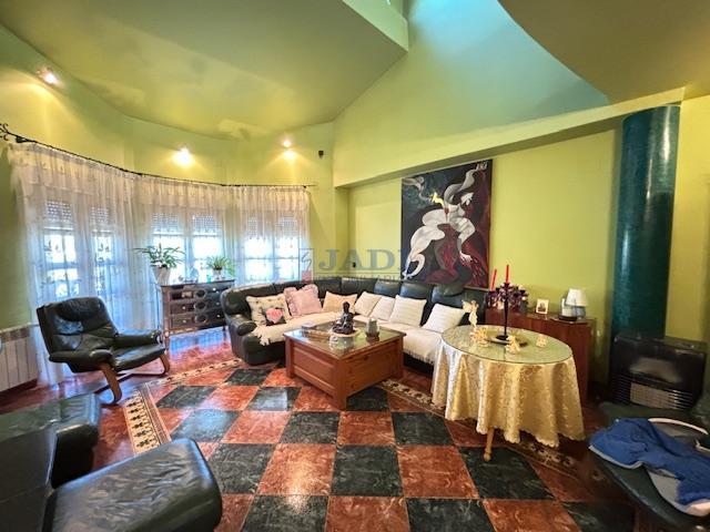 Venta de chalet en Valdepeñas