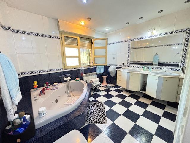 Venta de chalet en Valdepeñas
