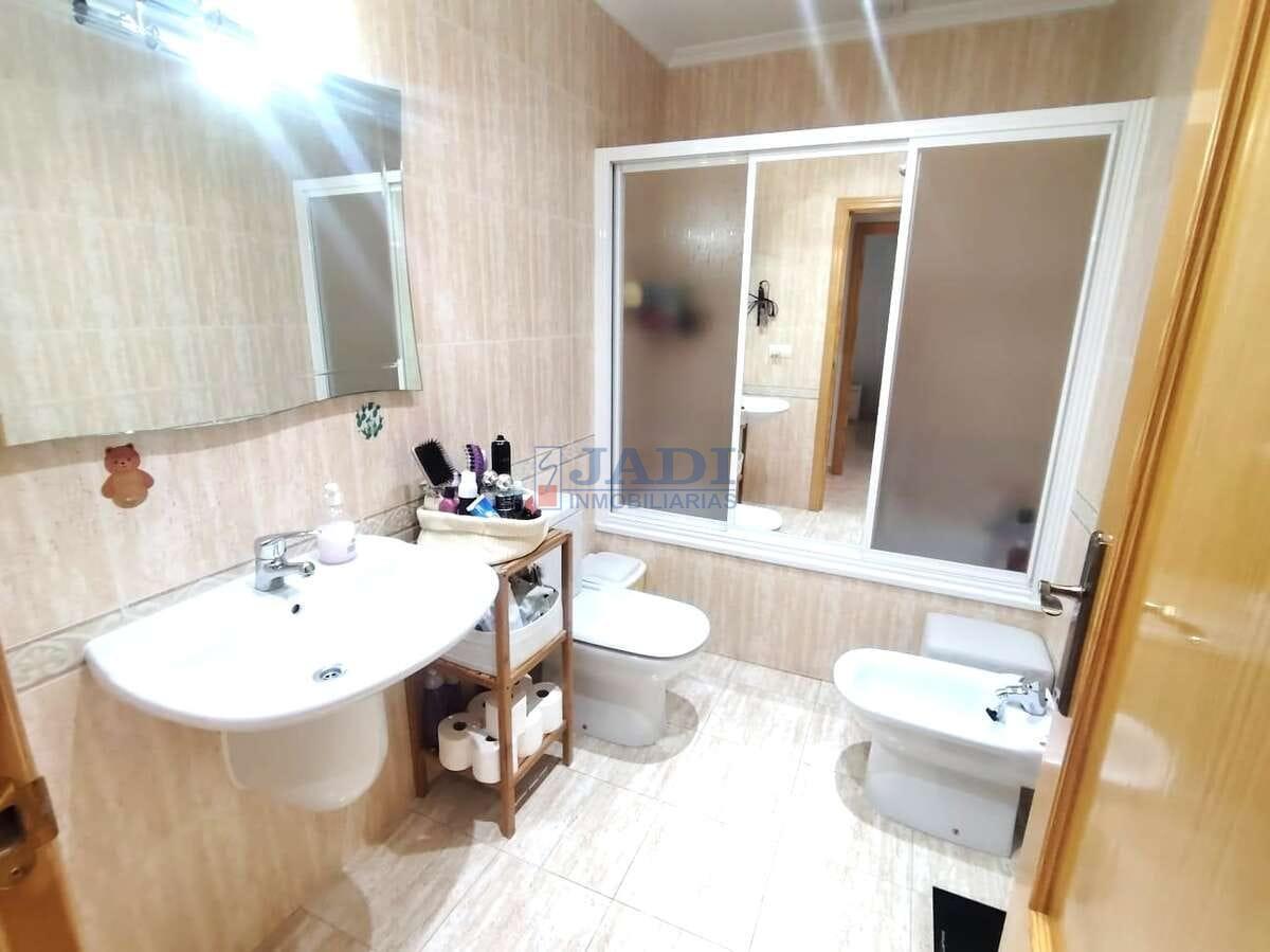Venta de casa en Valdepeñas
