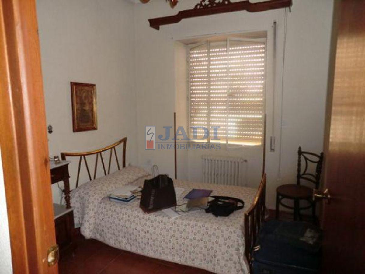 For sale of house in Valdepeñas