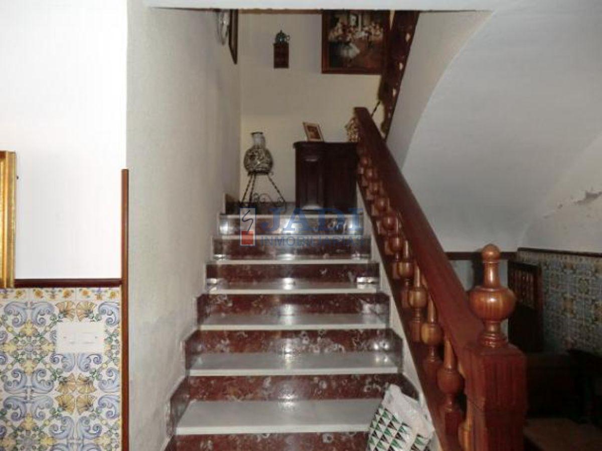 For sale of house in Valdepeñas