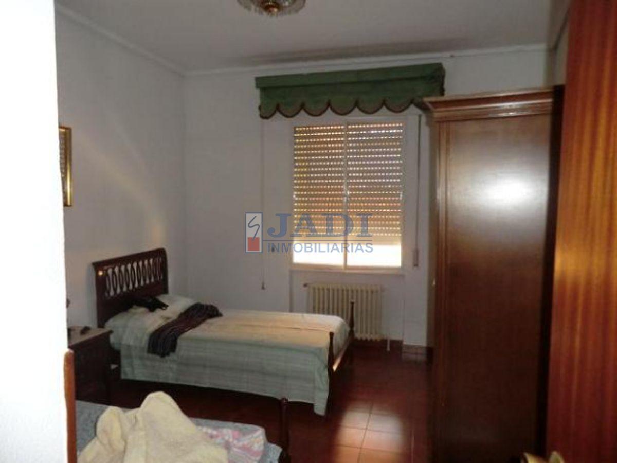 For sale of house in Valdepeñas