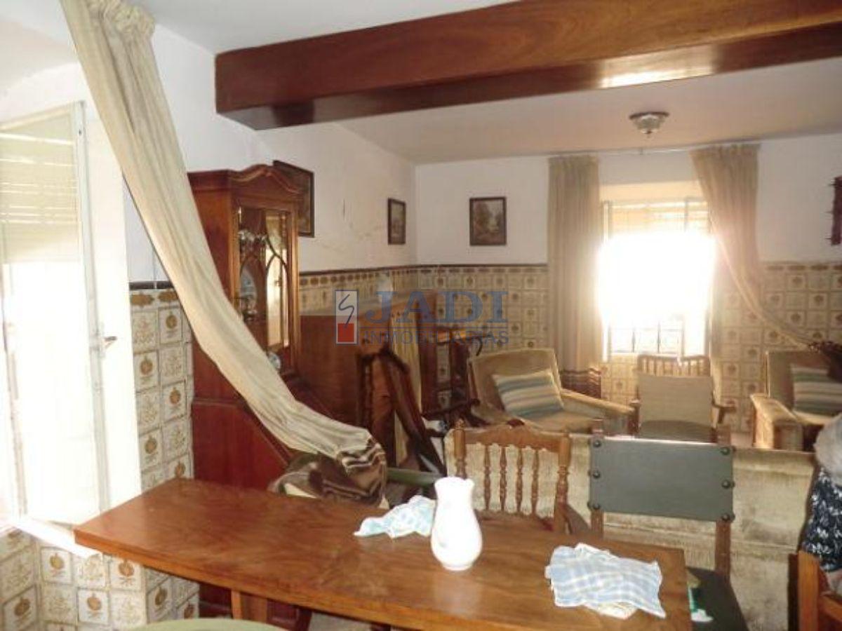 For sale of house in Valdepeñas