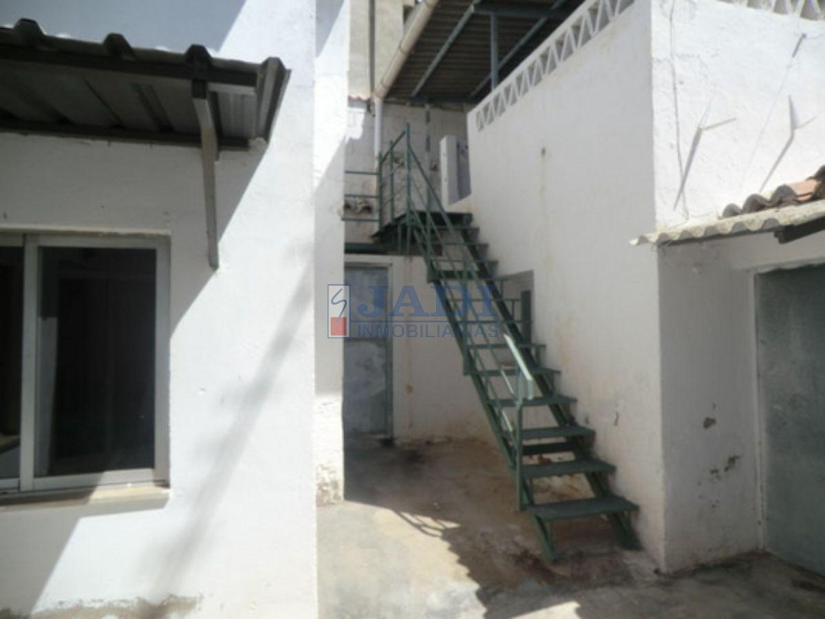 For sale of house in Valdepeñas