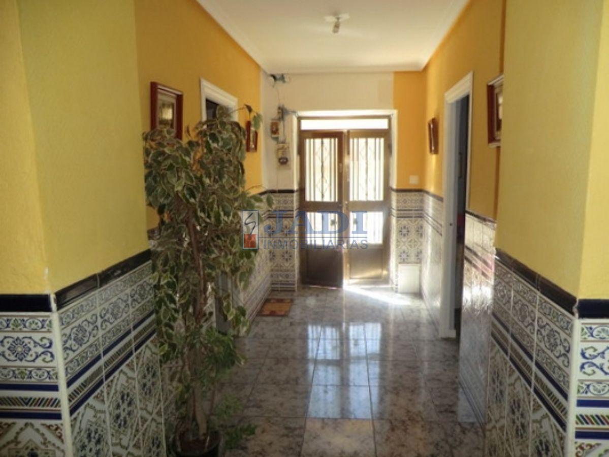 For sale of house in Valdepeñas