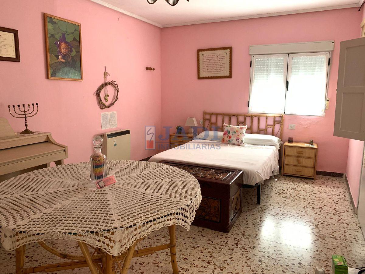 For sale of house in Valdepeñas