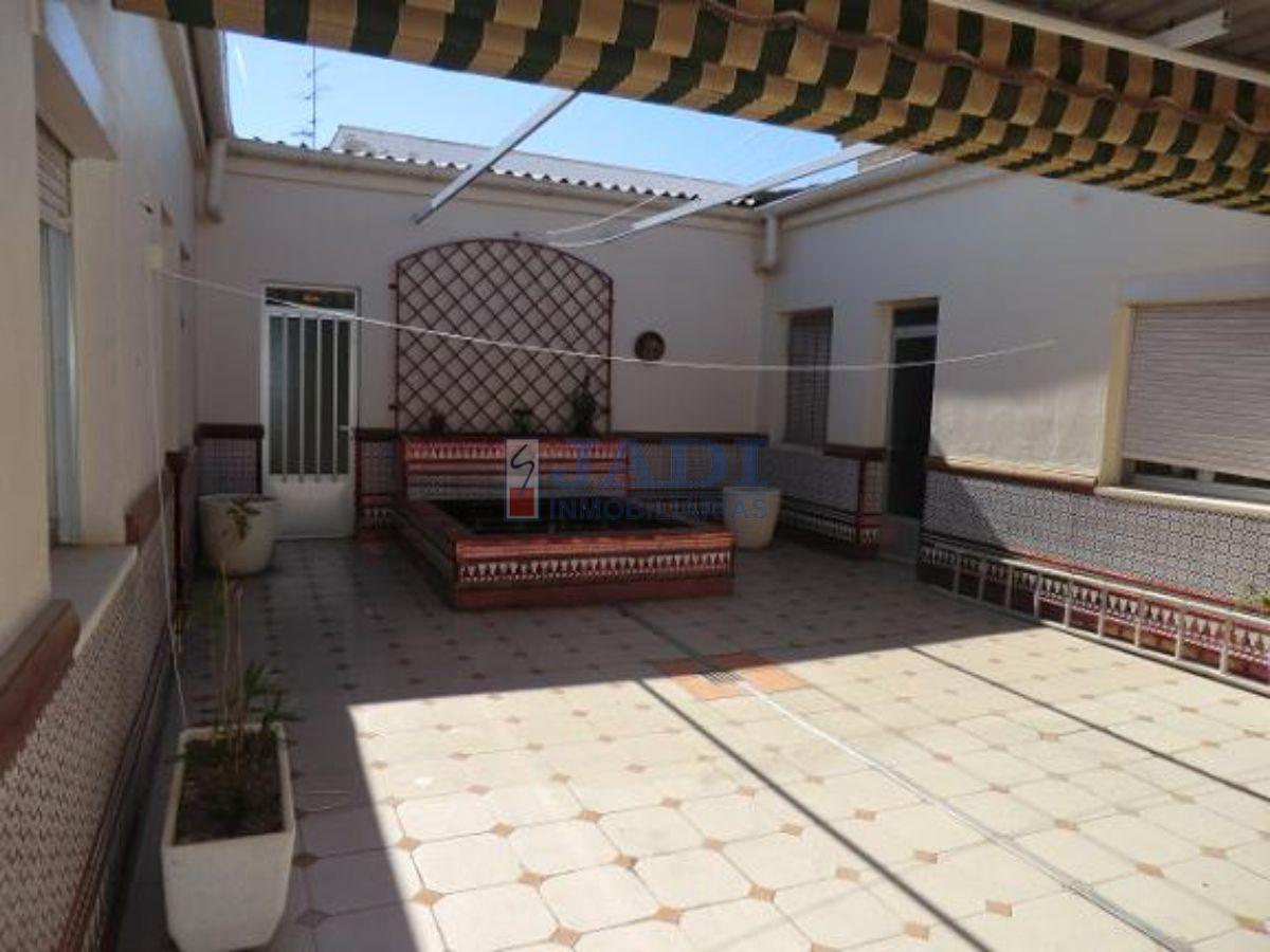 For sale of house in Valdepeñas