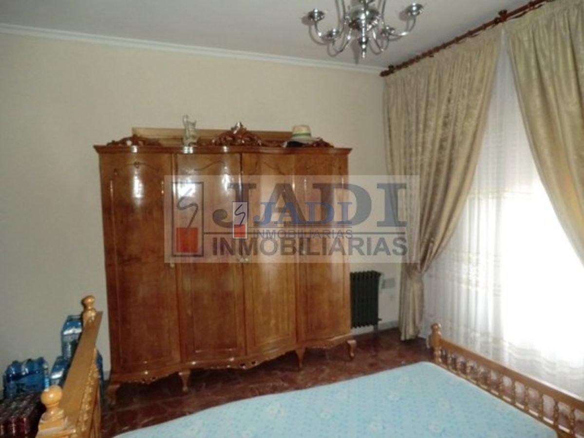 For sale of house in Valdepeñas