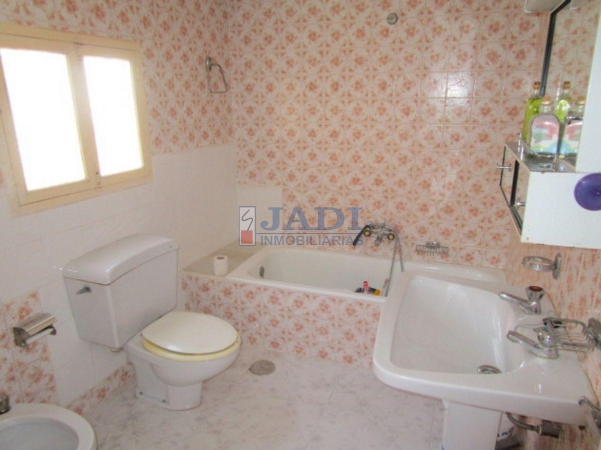 For sale of house in Valdepeñas