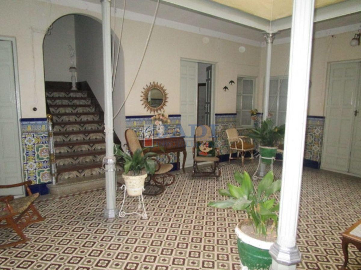 For sale of house in Valdepeñas